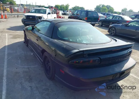 2002 Chevrolet Camaro Z28 z USA, uszkodzony, nr VIN 2G1FP22G022134223